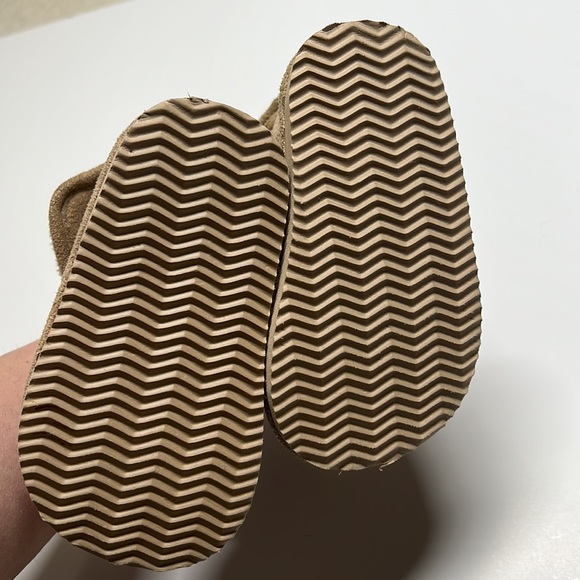 H&M Ugg like Faux Suede Inner Furry Boots with Velcro - Picture 6 of 7